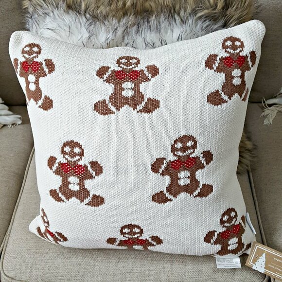 NEW! 20" x 20" GINGERBREAD MAN KNIT PILLOW - Picture 3 of 5